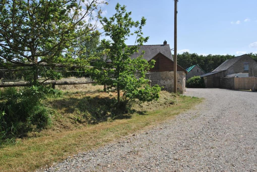 Gite Familial Pour 6 Pers En Campagne Bouere Exterior photo